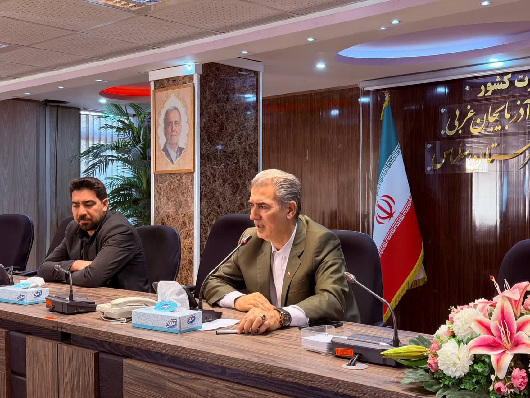 نشست همکاران مجموعه فرمانداری شهرستان سلماس با فرماندار این شهرستان برگزار شد.