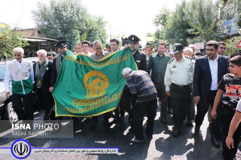 دلهای مردم رضادوست سلماس به پرچم مطهر رضوی گره خورد