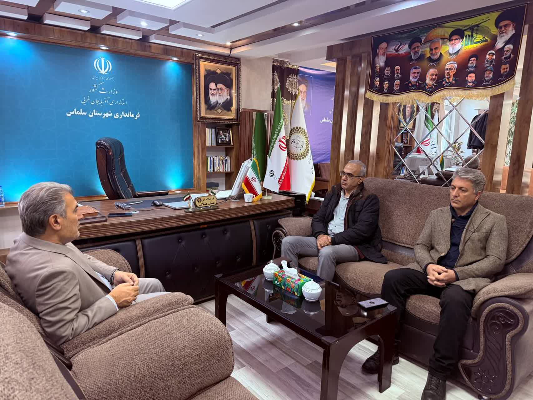 دیدار سرمایه گذار بخش خصوصی با فرماندار شهرستان سلماس با محوریت توسعه سرمایه گذاری و بهره گیری از ظرفیتهای راهبردی منطقه