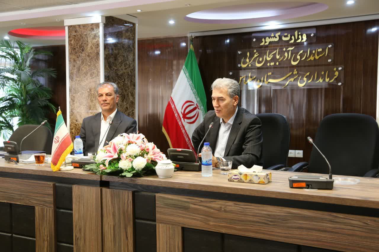 برگزاری جلسه هیئت اندیشه‌ورز بسیج ادارات سلماس به مناسبت هفته دولت