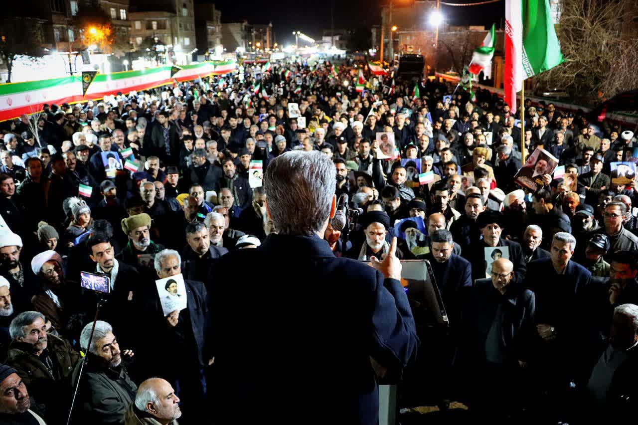 🇮🇷شب‌های تاریخی انقلاب اسلامی ایران در شهرستان سلماس با سخنرانی فرماندار