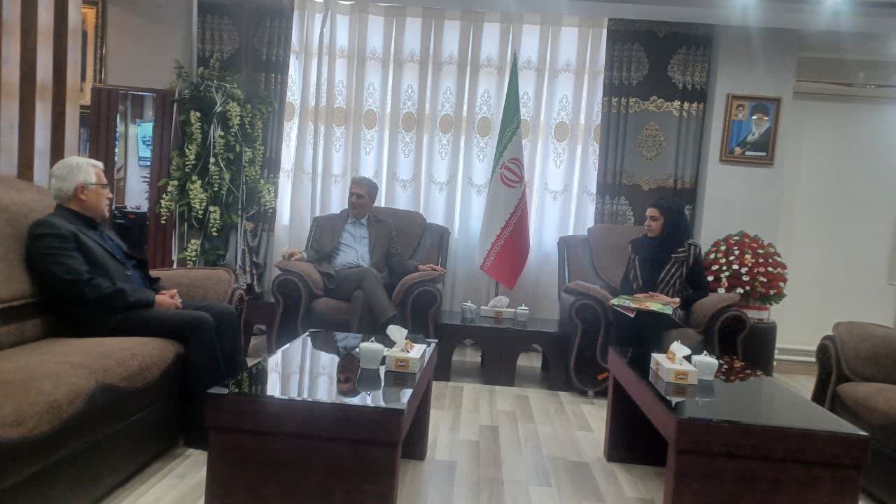دیدار مدیر آموزشگاه آزاد هنری بهار با فرماندار جدید سلماس