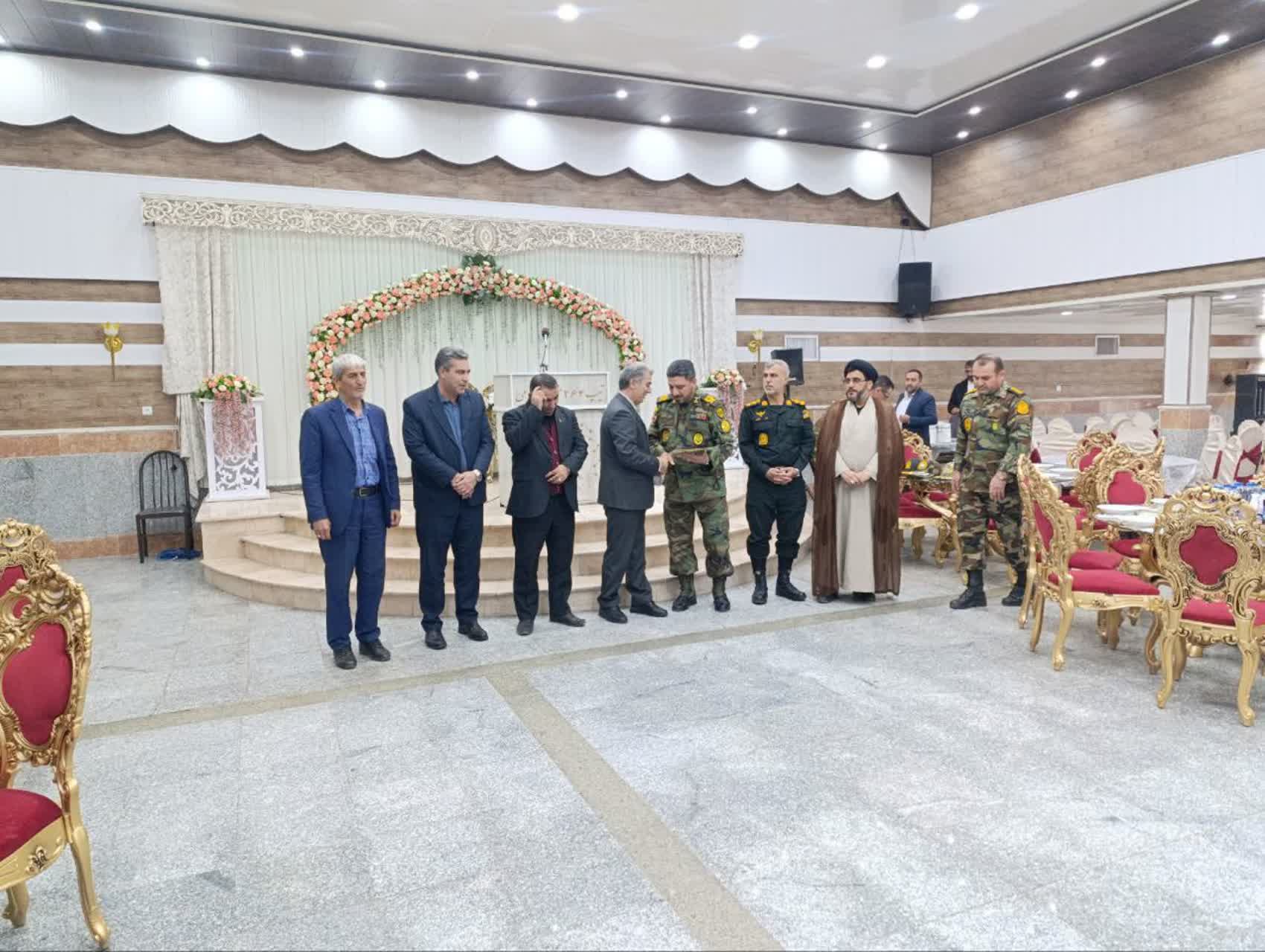 آیین کلنگ‌زنی پروژه تعاونی مسکن ایثارگران به همت تیپ 264 شهید عبدی ارتش و با حضور علی علائی فرماندار سلماس و جمعی از مسئولان شهرستان، روز شنبه اول آذر برگزار شد.