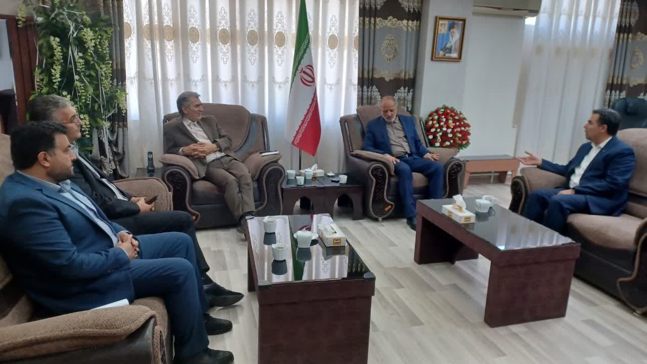 «تبریک انتصاب دکتر علائی از سوی رئیس فرودگاه خوی و رئیس بانک کارآفرینی سلماس»
