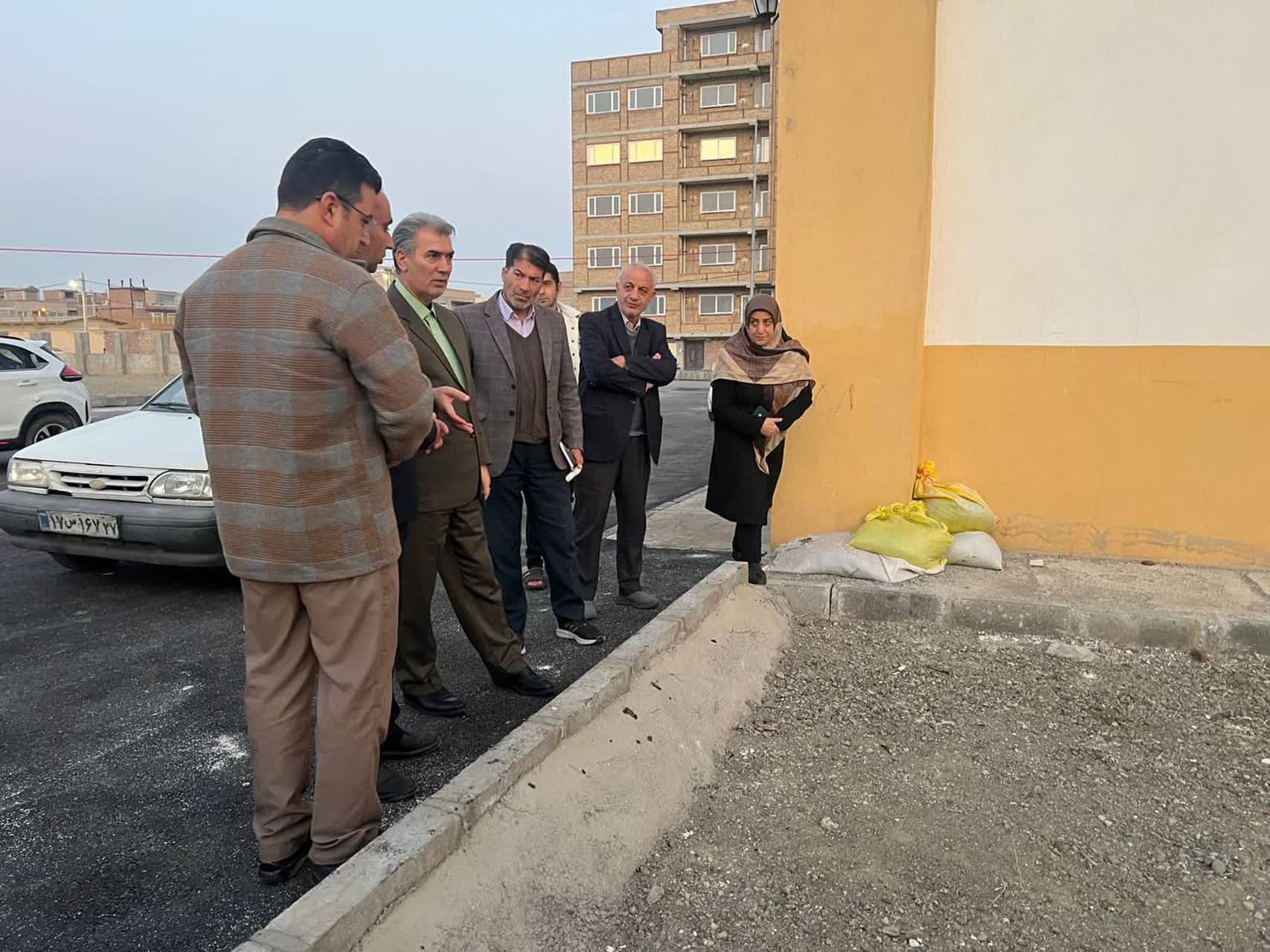 بازدید فرماندار سلماس از مجتمع مسکونی شقایق و صدور دستورات اجرایی برای رفع مشکلات زیرساختی