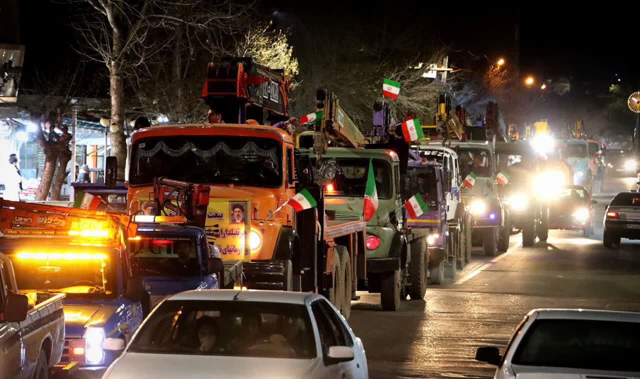 📸 بدرقه رژه خودجوش کامیــــون داران و جرثقیل داران شهرستان سلماس توسط مسئولین منطقه