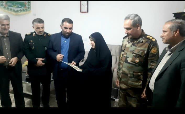 تجلیل از خانواده‌های معظم شهدا با حضور مسئولان شهرستان سلماس