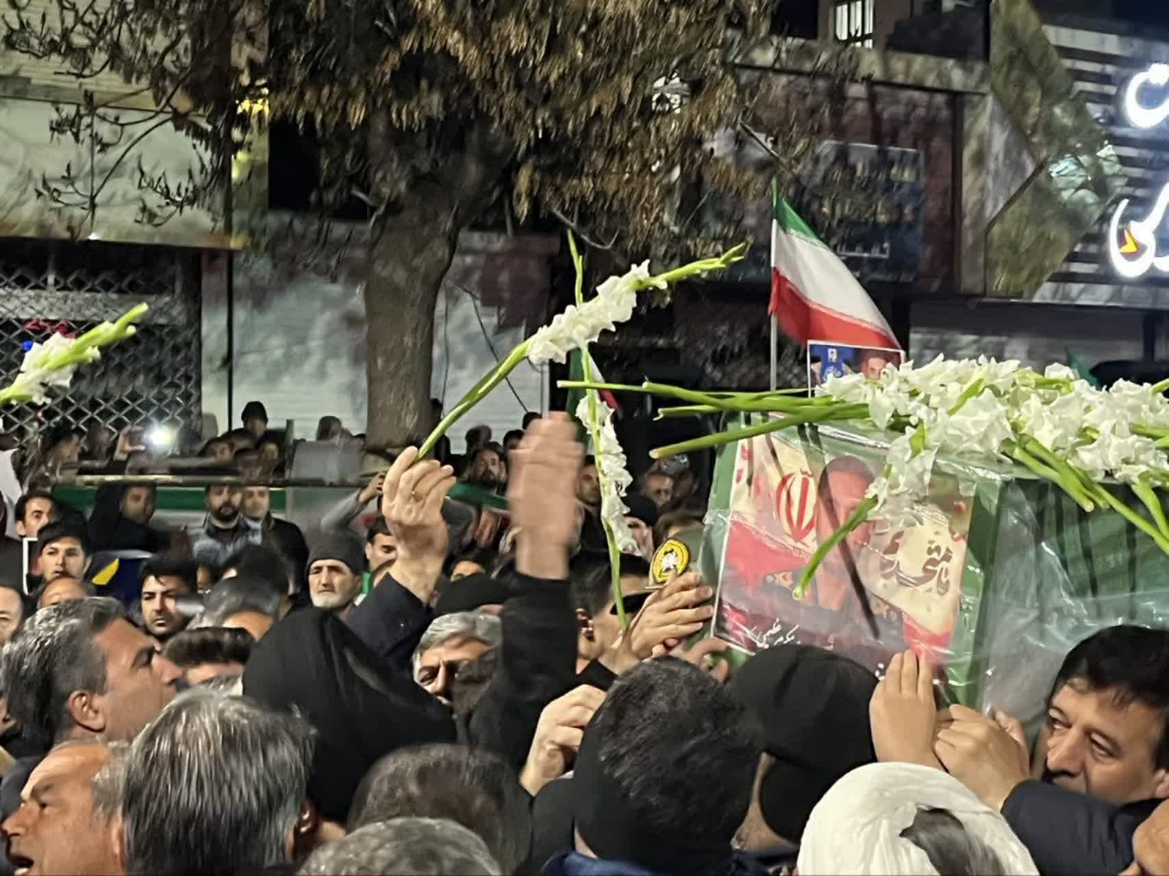 🇮🇷اجتماع پرشور مردم سلماس با حضور فرماندار و وداع با شهید دفاع از میهن