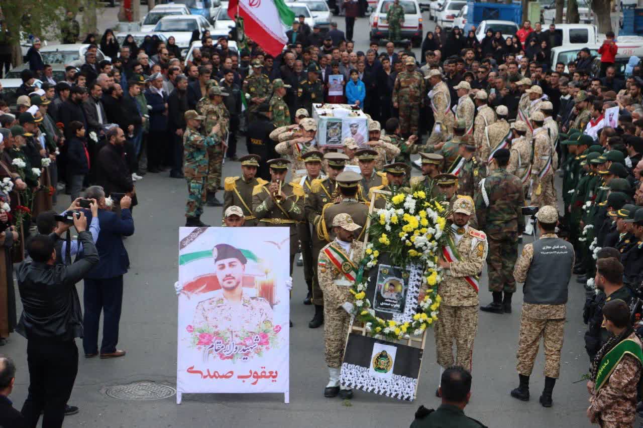 تشییع باشکوه شهید یعقوب صمدی / تجلی وحدت شیعه و سنی در سلماس