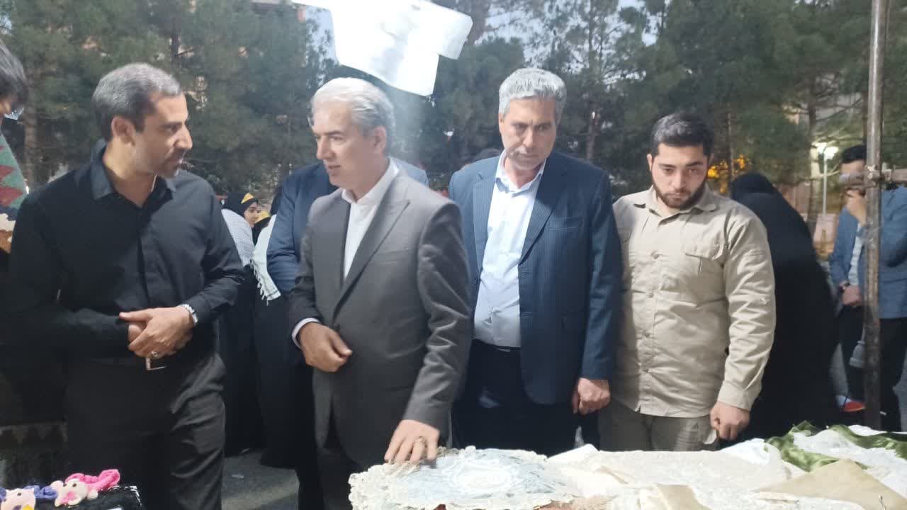 🔸 بازدید دکتر علائی فرماندار از نمایشگاه عفاف و حجاب و توانمندی‌های بانوان در پارک چمران سلماس