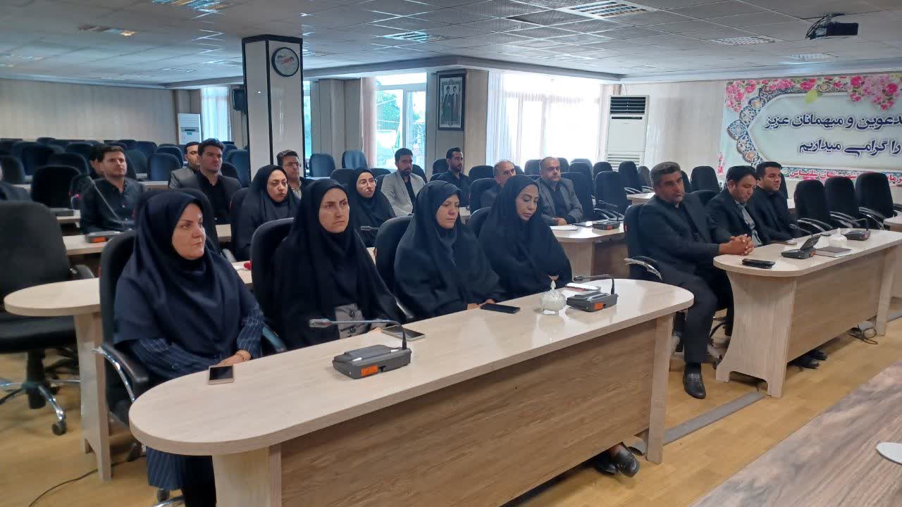 جلسه همکاران فرمانداری سلماس صبح امروز به ریاست علی علائی فرماندار شهرستان و با حضور بخشدار مرکزی برگزار شد.