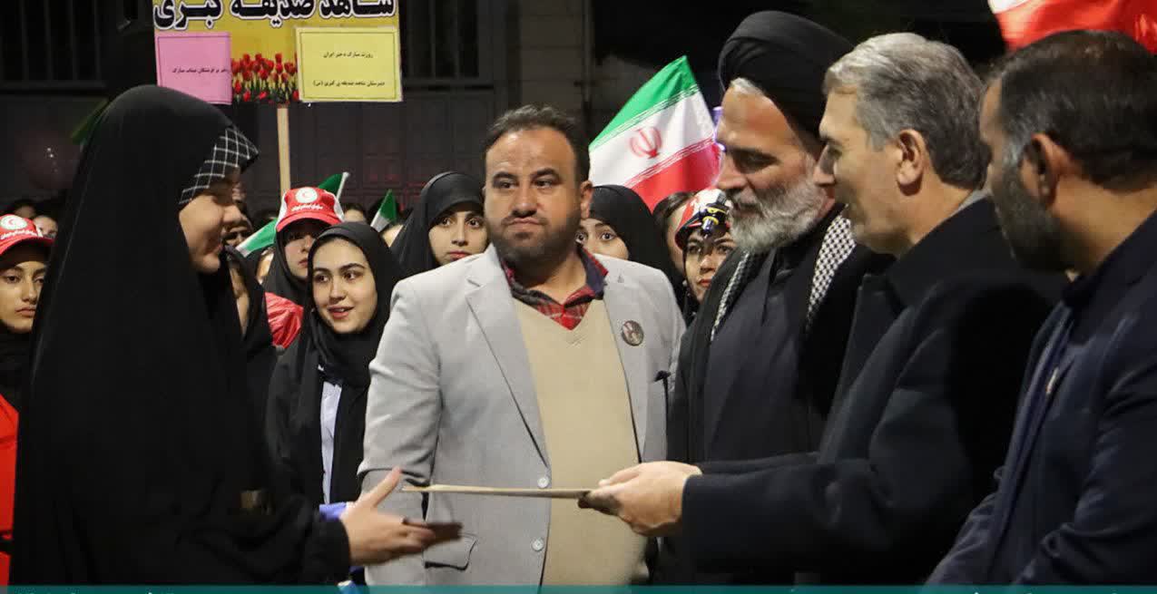 حماسه ایستادگی بانوان سلماسی در روز دختر/ تجلیل فرماندار از دختران معظم شهدا