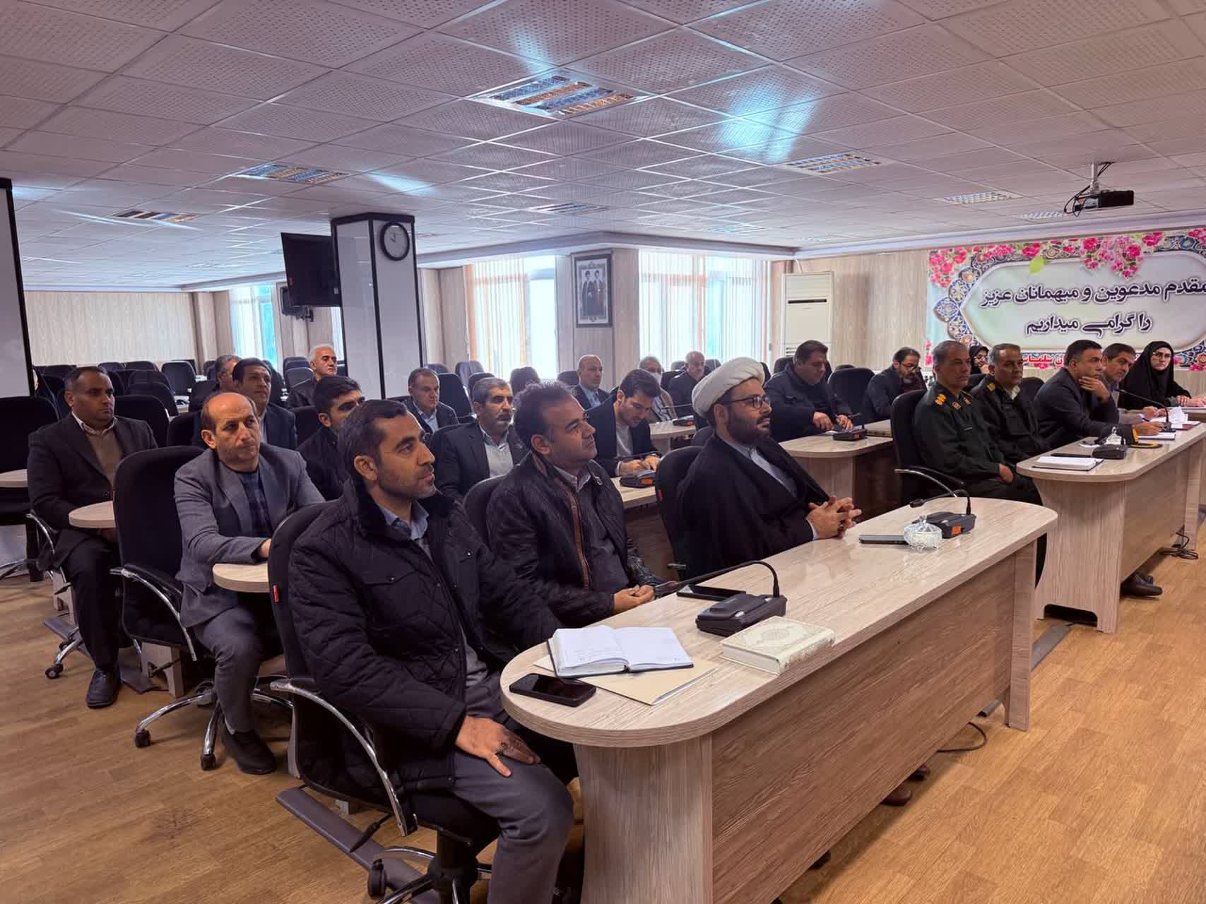 جلسه ستاد باز آفرینی شهری شهرستان سلماس به ریاست علائی فرماندار شهرستان و با حضور اعضای ستاد برگزار شد.