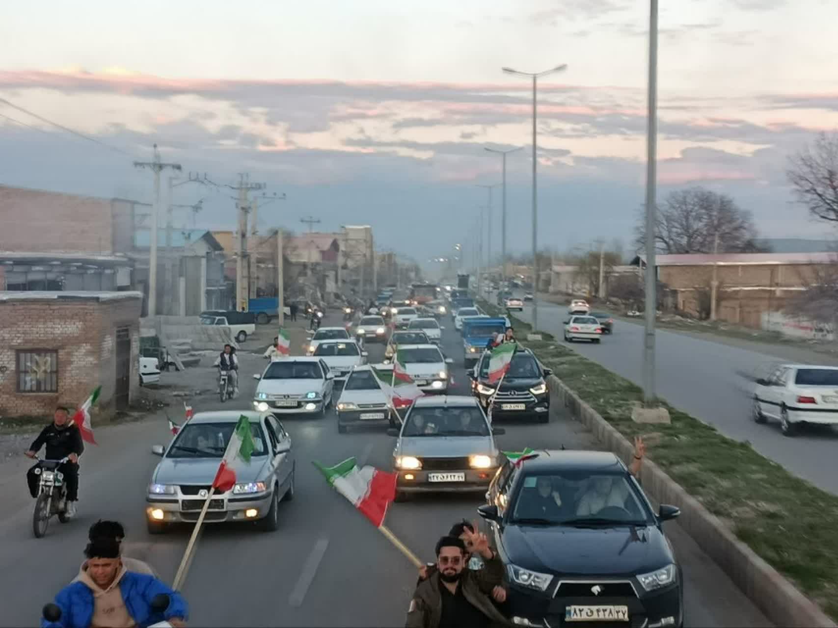 رژه خودرویی و موتوری تازه شهر بمناسبت روز جمهوری اسلامی ایران و تجدید بیعت با مقام معظم رهبری حضرت آیت الله سید مجتبی خامنه ای (حفظه الله)