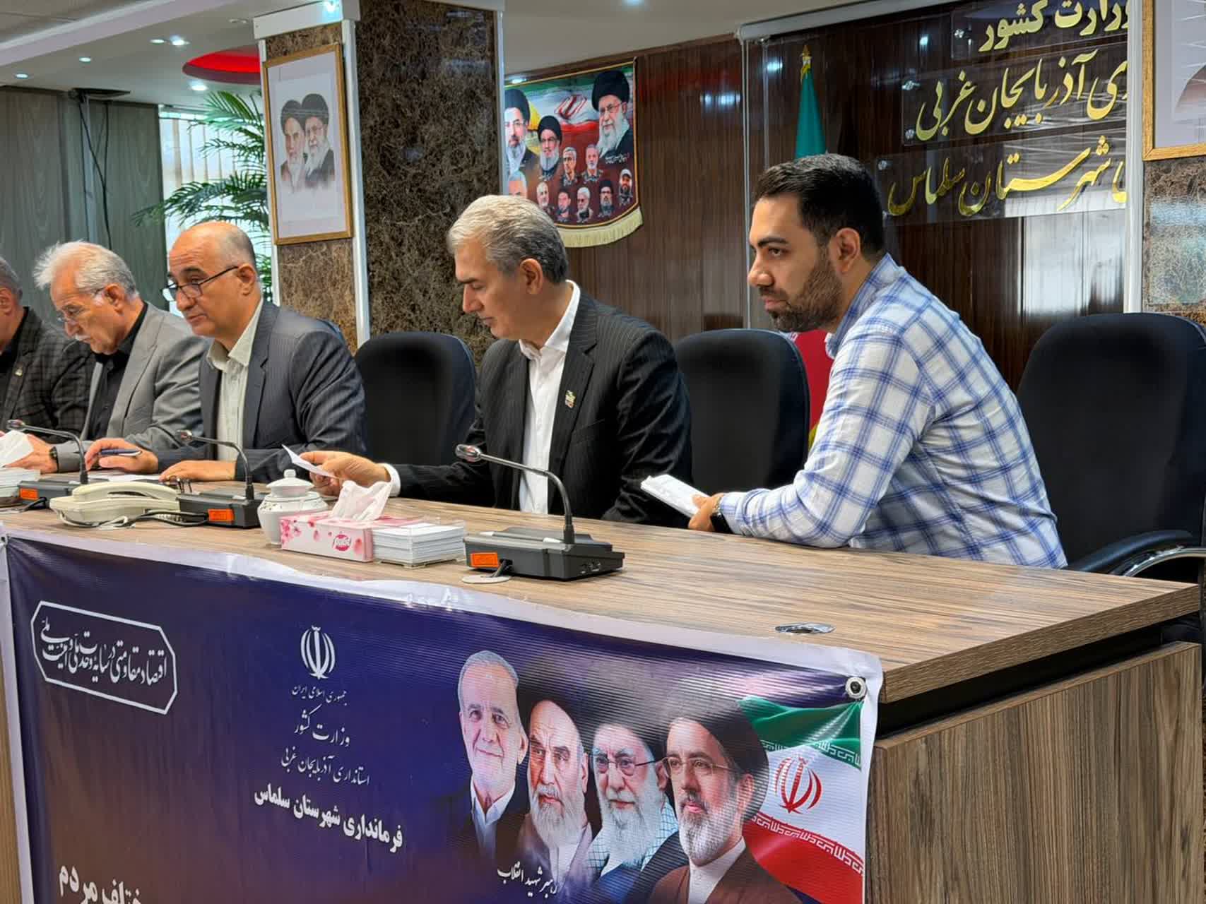 🔹️ رسیدگی مدیرعامل شرکت گاز آذربایجان‌غربی به مطالبات مردمی در سلماس با حضور فرماندار شهرستان