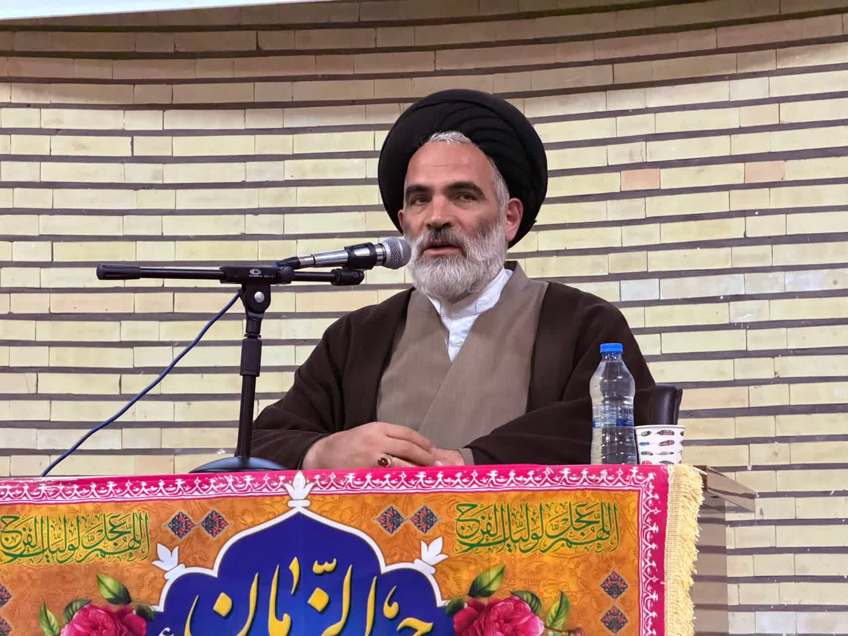 🇮🇷چهل و هفتمین فجر پیروزی🇮🇷  نشست جهاد تبیین ویژه مادحین و ذاکرین اهل بیت(ع) در سلماس برگزار شد