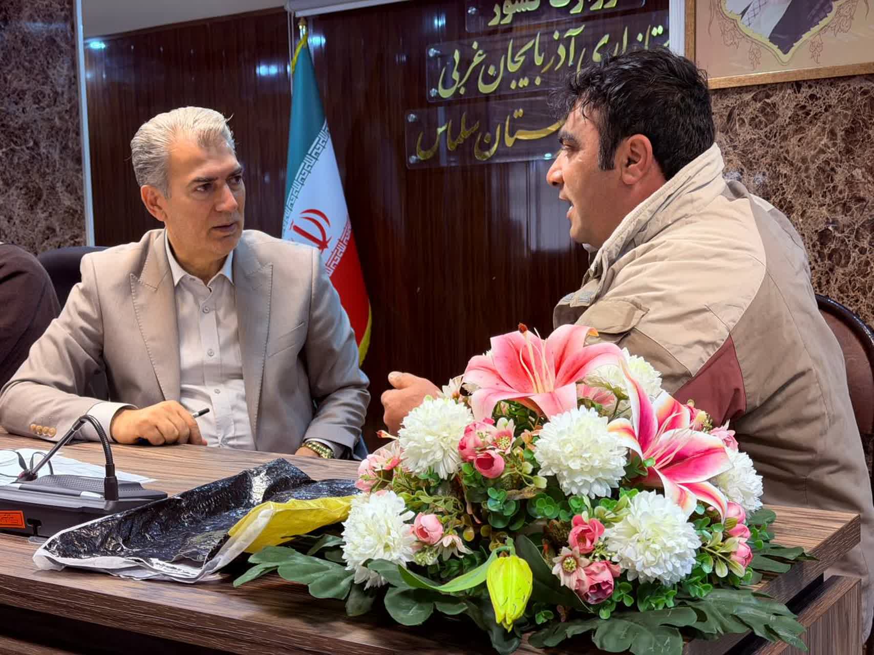 برگزاری ملاقات مردمی فرماندار سلماس با حضور امام جمعه و رؤسای ادارات شهرستان در ایام دهه فجر