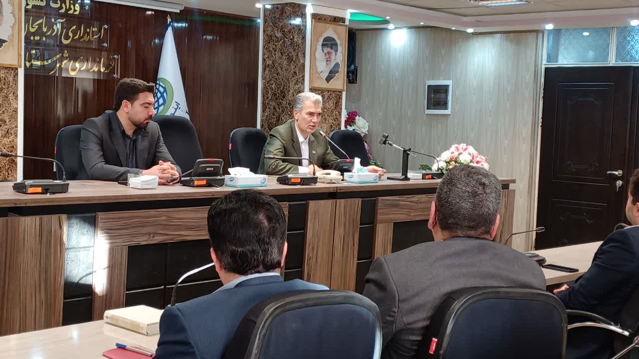 نشست همکاران مجموعه فرمانداری شهرستان سلماس با فرماندار این شهرستان برگزار شد.