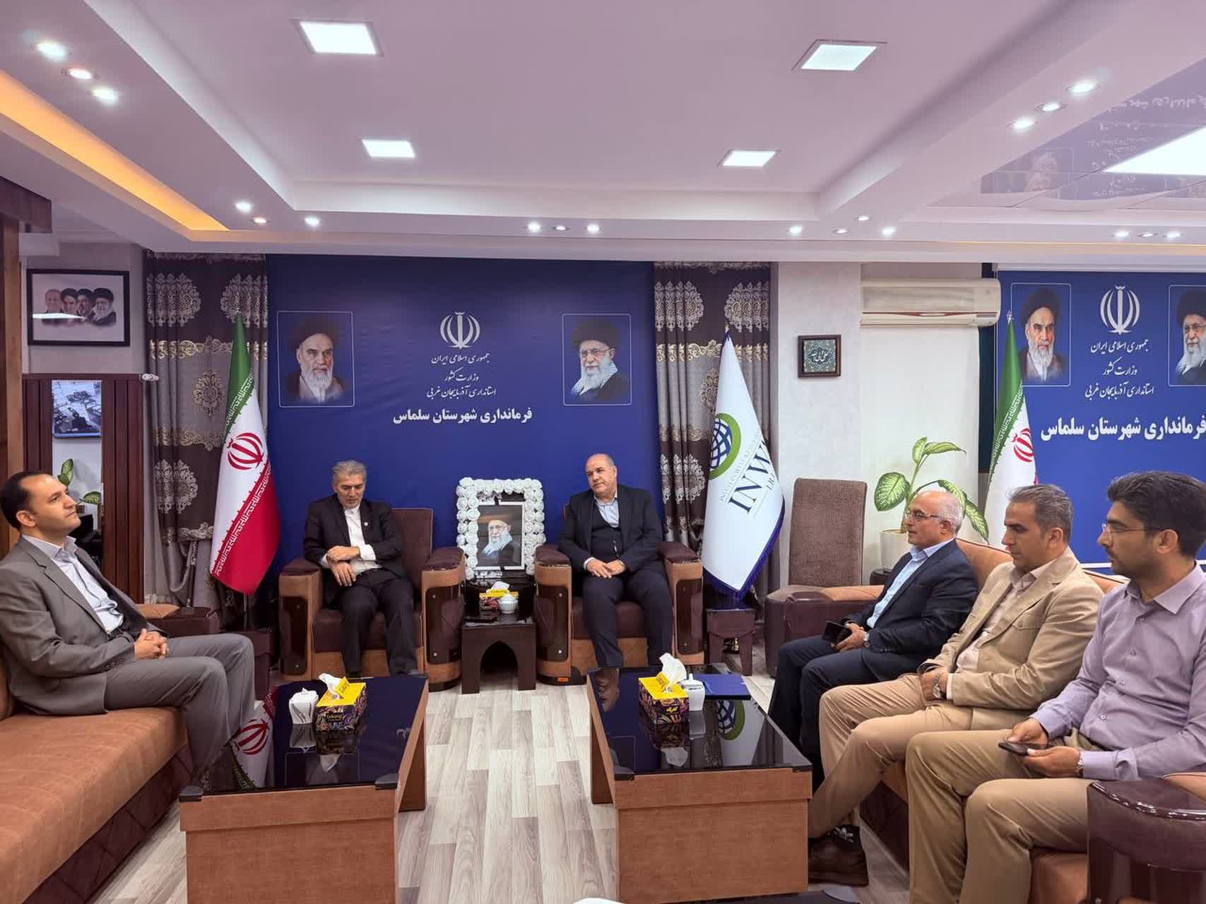 رییس سازمان تأمین اجتماعی شعبه سلماس با فرماندار شهرستان به‌مناسبت هفته کار و کارگر دیدار و گفت‌وگو کرد.