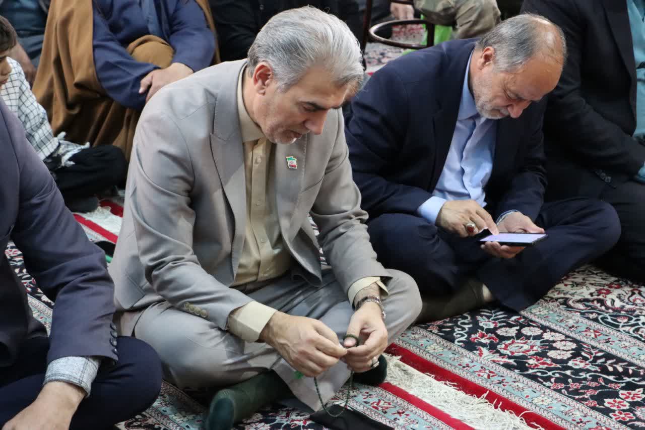 آیین عبادی ـ سیاسی نماز جمعه شهرستان سلماس با حضور پرشور مردم متدین و ولایی ، علی علائی فرماندار سلماس و جمعی از مسئولان انقلابی برگزار شد.