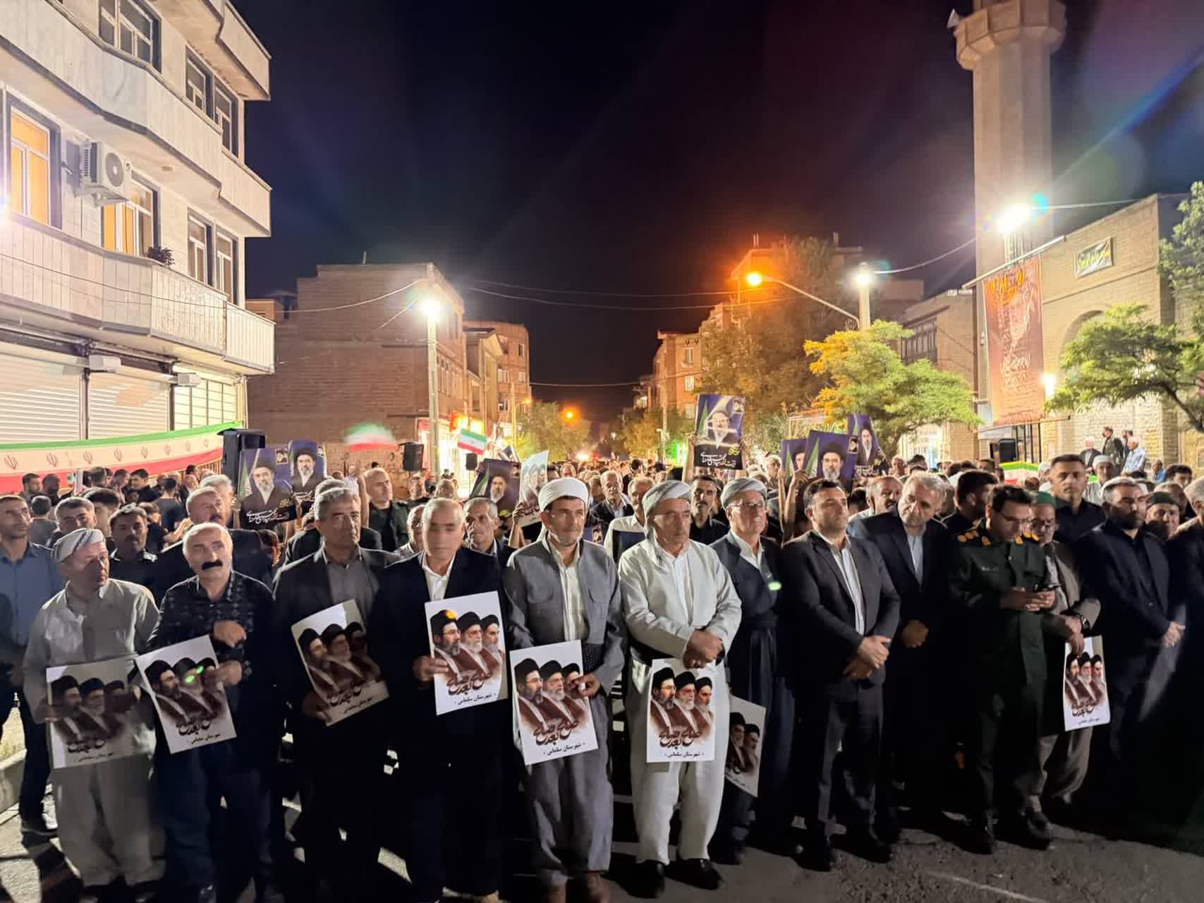 نمایش باشکوه وحدت شیعه و سنی در سلماس و حضور فرماندار در آیین بزرگداشت «قائد شهید امت» به میزبانی برادران اهل تسنن