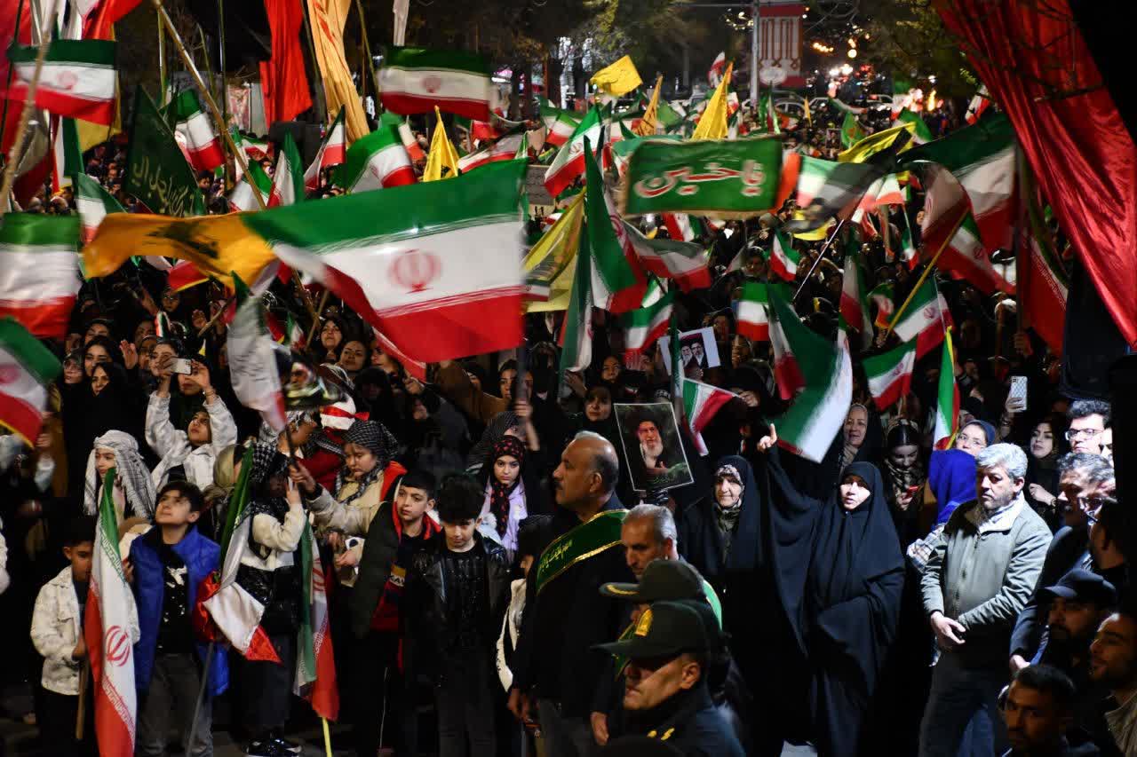 🇮🇷 طنین وحدت مسئولین و مردم در سلماس؛ حضور حجت‌الاسلام والمسلمین قریشی و فرماندار در قیامِ «تا پای جان برای ایران»