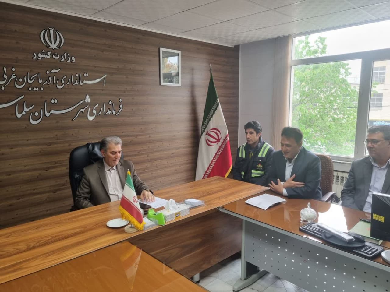 دیدار مجموعه همکاران اداره گاز شهرستان سلماس با فرماندار جدید سلماس