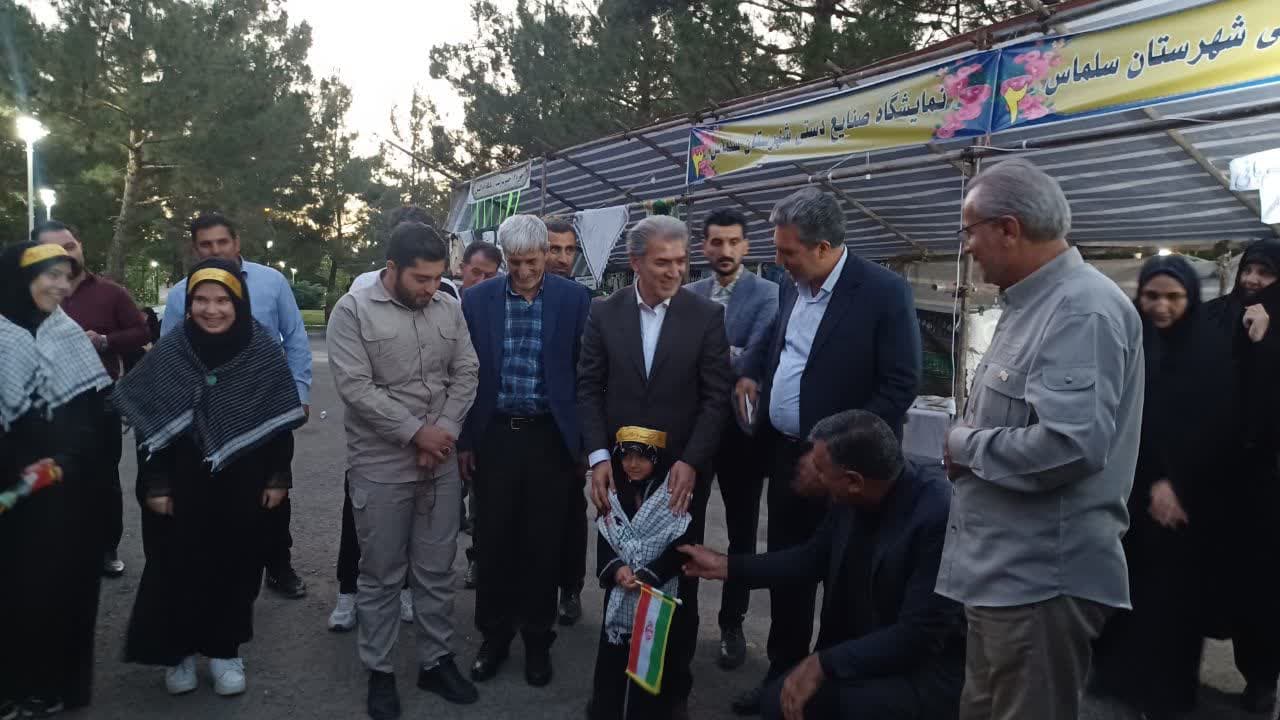 🔸 بازدید دکتر علائی فرماندار از نمایشگاه عفاف و حجاب و توانمندی‌های بانوان در پارک چمران سلماس