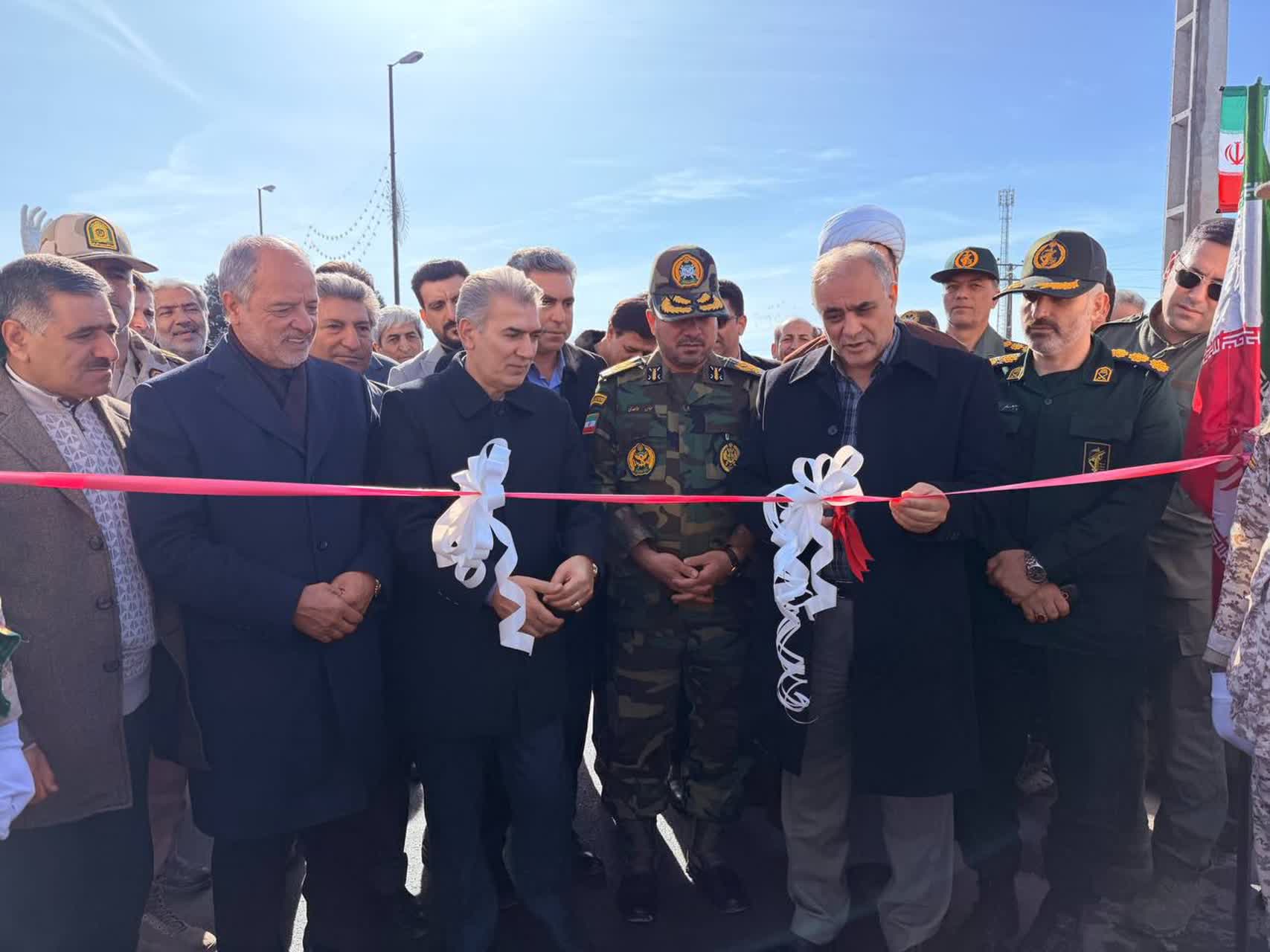 🔹پروژه کمربندی شهید فلاحی حدفاصل میدان امام علی(ع) تا خیابان مدنی با حضور معاون امنیتی استاندار آذربایجان غربی، فرماندار شهرستان، نماینده مردم در مجلس شورای اسلامی و جمعی از اعضای شورای تأمین و شورای