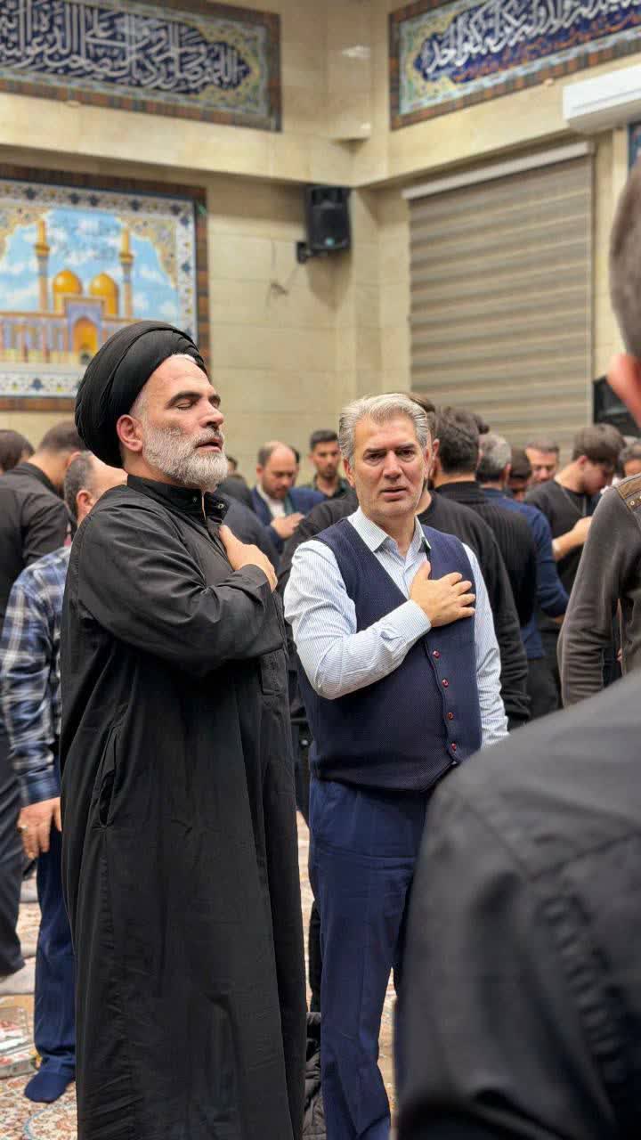 مراسم عزاداری مردم ولایتمدار شهرستان سلماس به‌مناسبت ایام شهادت حضرت زینب کبری (س) با حضور گسترده اقشار مختلف مردم برگزار شد.