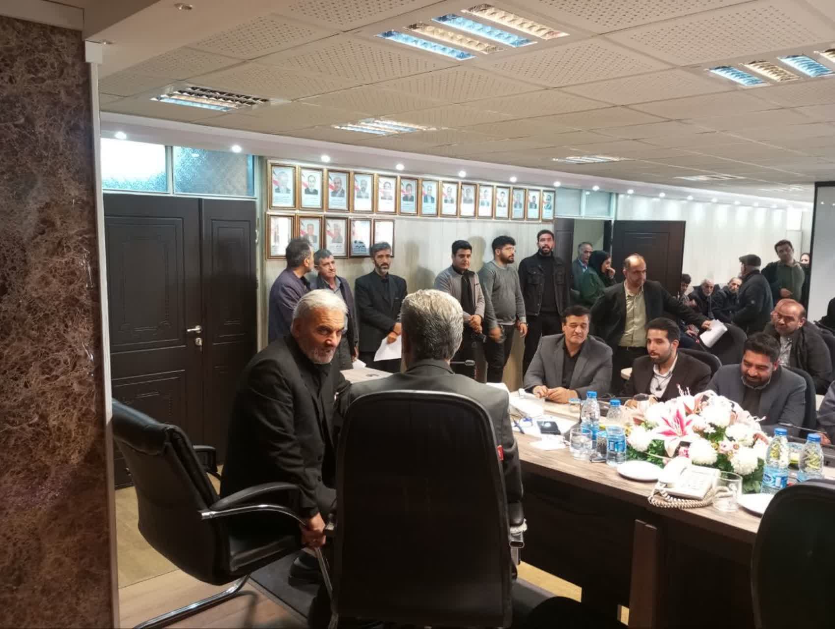 ✳️ گفت‌وگوی بی‌واسطه مردم سلماس با فرماندار؛ علائی پای مشکلات نشست و دستور پیگیری داد