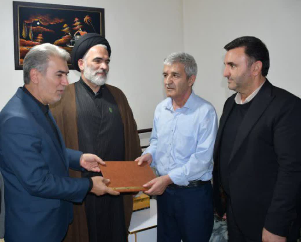 💢 دیدار فرماندار سلماس با معلم آزاده و جانباز در قالب طرح سپاس