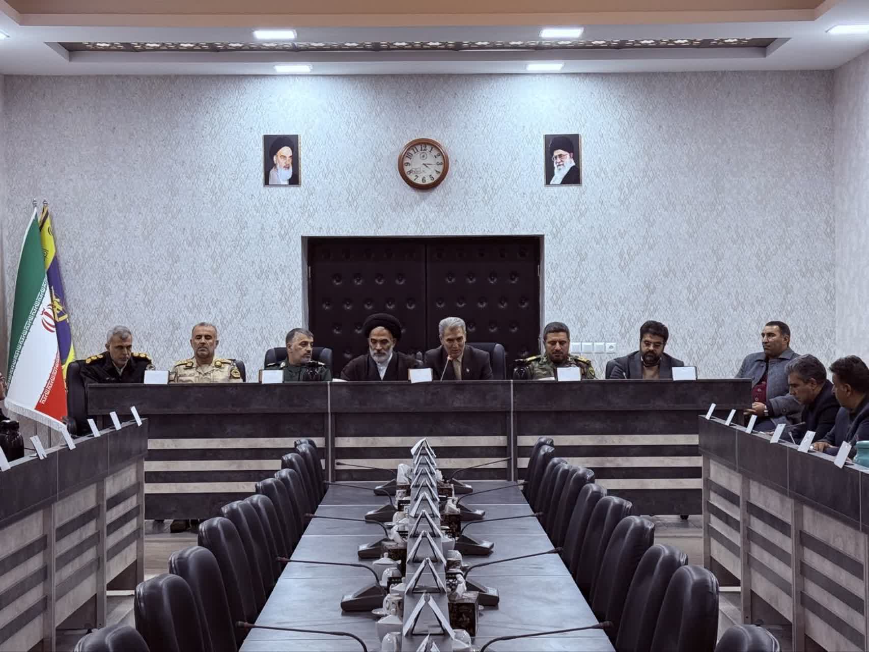 🔰تکریم حماسه‌سازان امنیت؛ دیدار فرماندار سلماس و اعضای شورای تأمین با فرمانده سپاه به مناسبت روز پاسدار