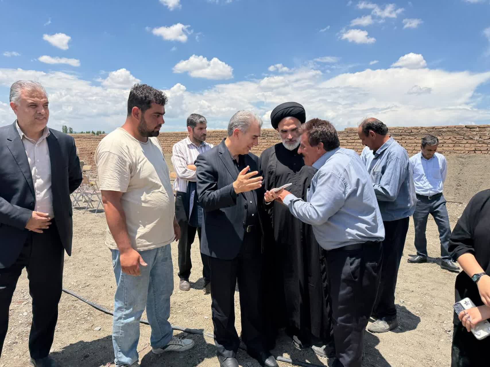 بازدید امام جمعه، فرماندار، دادستان، بخشدار و اعضای کارگروه رفع موانع تولید از واحدهای تولیدی و دامداری شهرستان