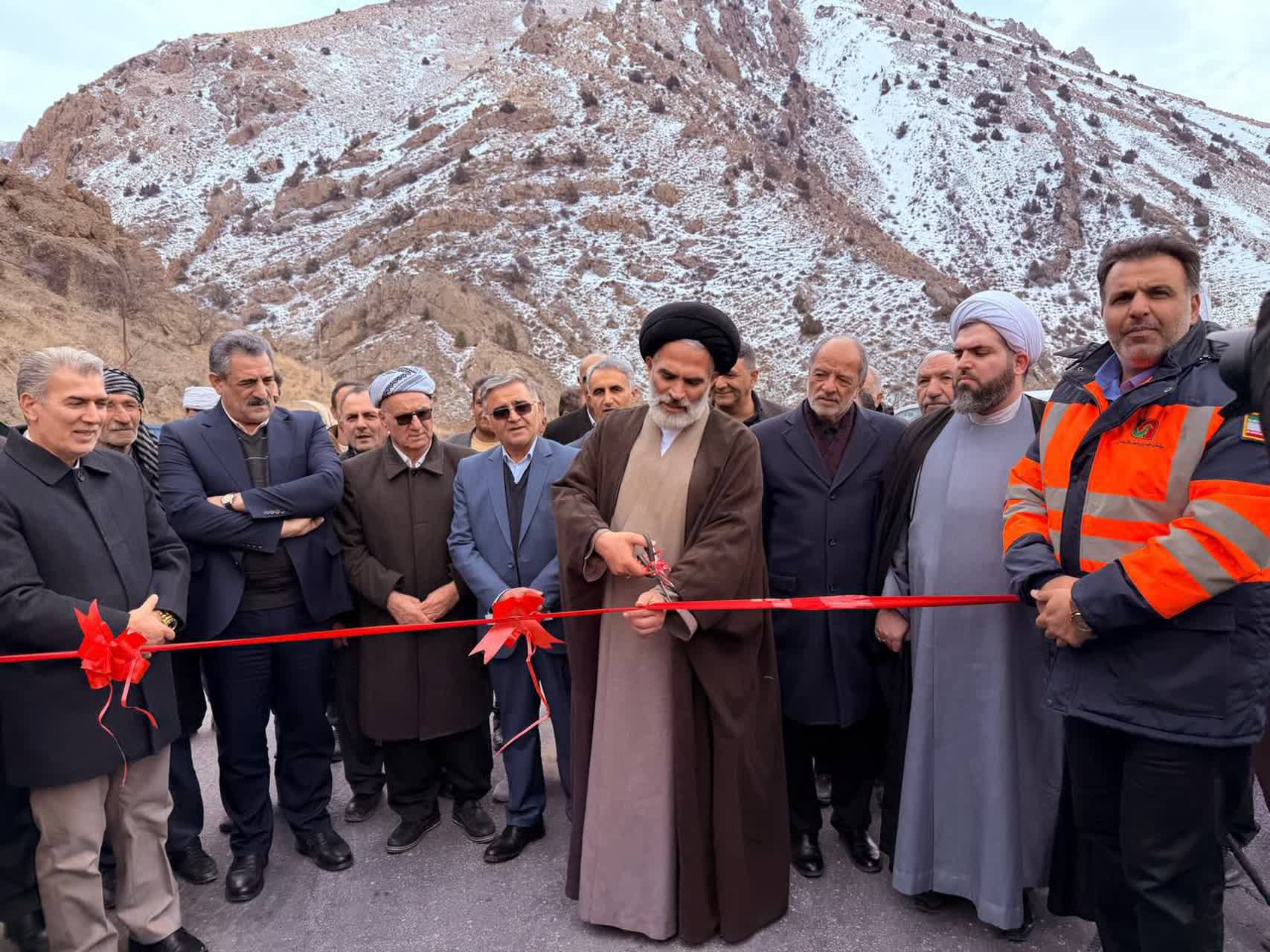 🇮🇷چهل و هفتمین فجر پیروزی🇮🇷  🔹همزمان با حضور معاون وزیر جهاد کشاورزی، فرماندار شهرستان سلماس، نماینده مردم سلماس در مجلس شورای اسلامی، امام جمعه سلماس و مدیران کل جهاد کشاورزی و امور عشایری، چند