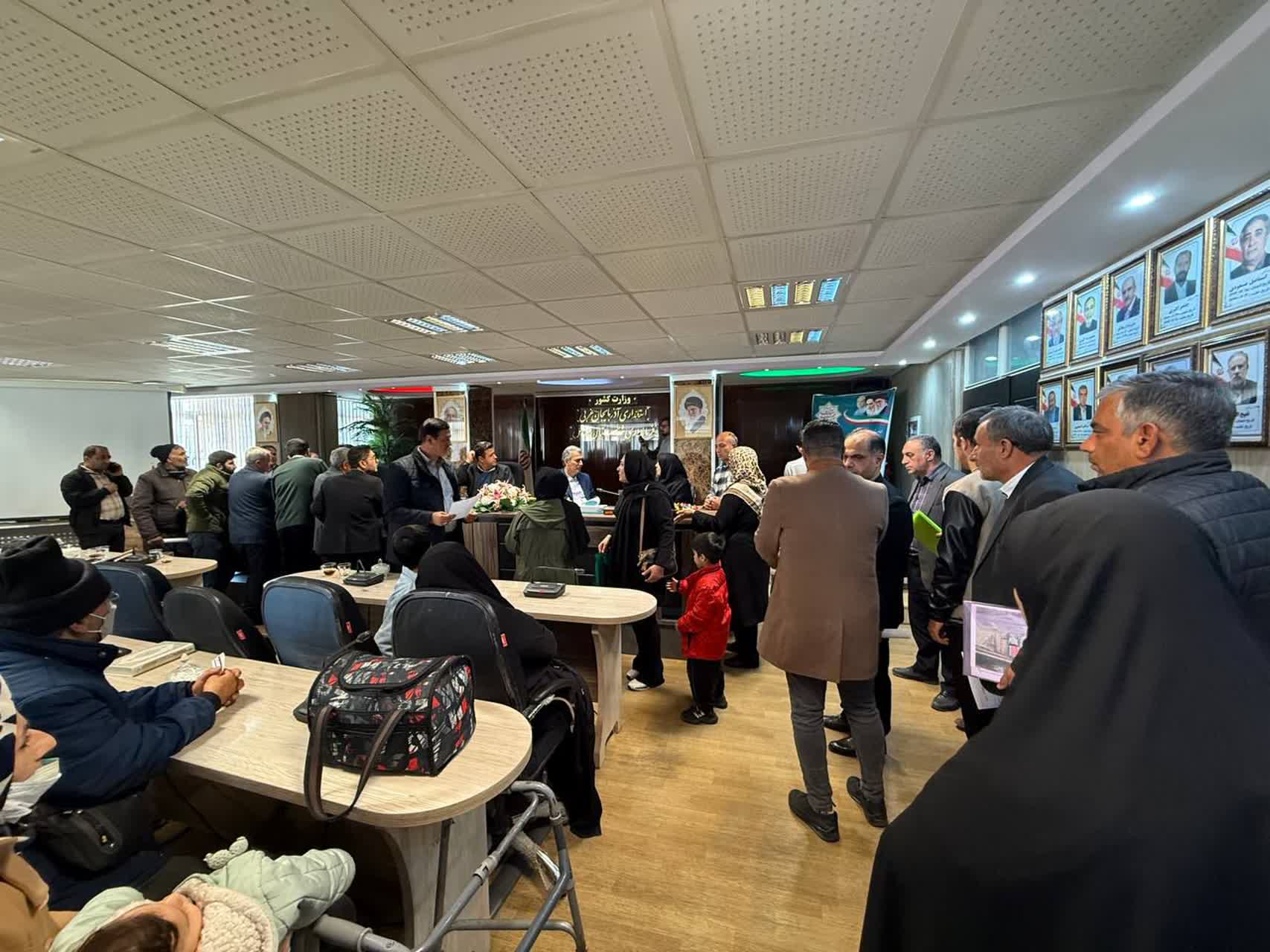 ✅️ ملاقات مردمی فرماندار سلماس برگزار شد / رسیدگی به درخواست بیش از 100 شهروند
