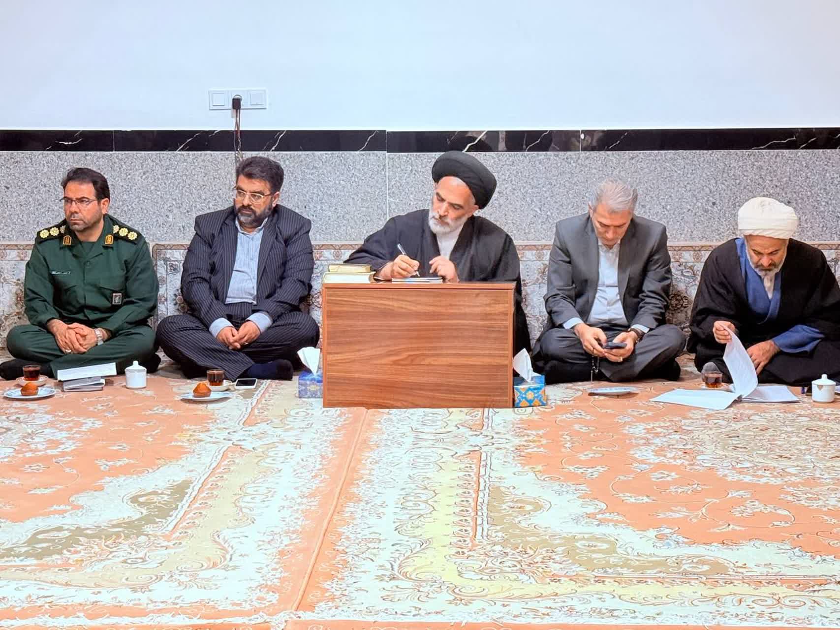 ✳️ هشتمین جلسه شورای فرهنگ عمومی شهرستان سلماس با حضور امام جمعه، فرماندار، اعضای شورا و رؤسای دستگاه‌های اجرایی در دفتر امام جمعه برگزار شد.