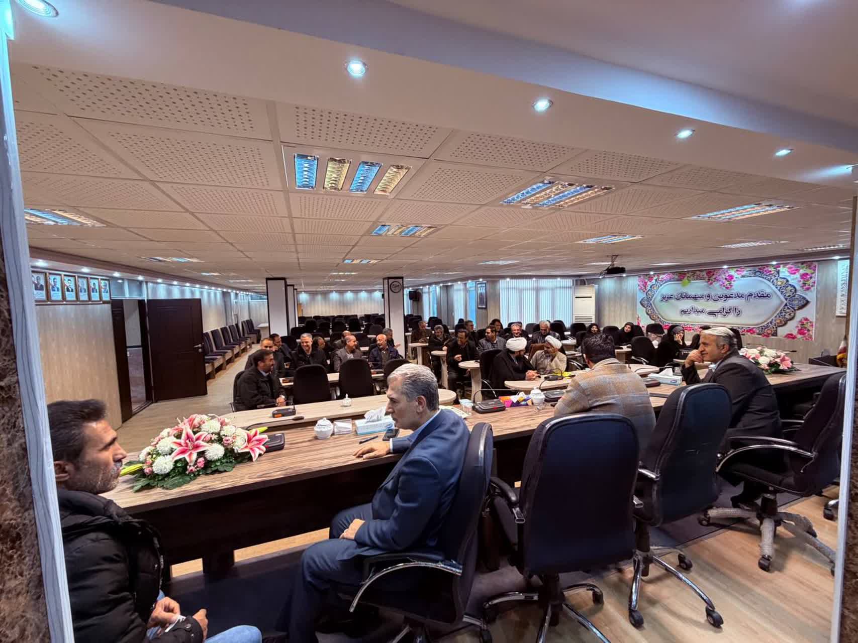 هم اکنون/ملاقات مردمی فرماندار شهرستان سلماس با حضور روسای ادارات