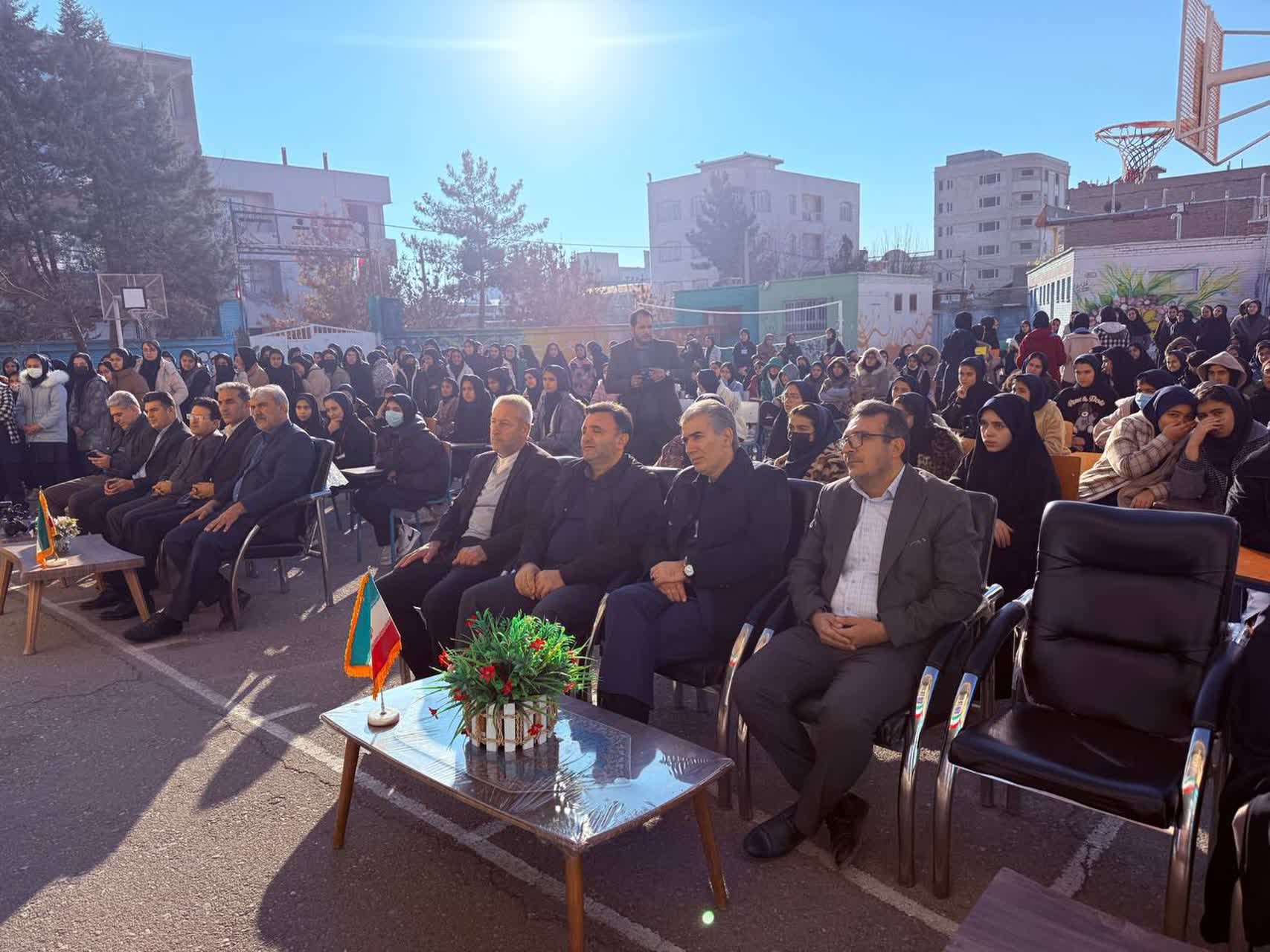 ⭕️ آغاز پویش آموزش قانون اساسی در سلماس با نواخته شدن زنگ قانون در دبیرستان شاهد صفایی