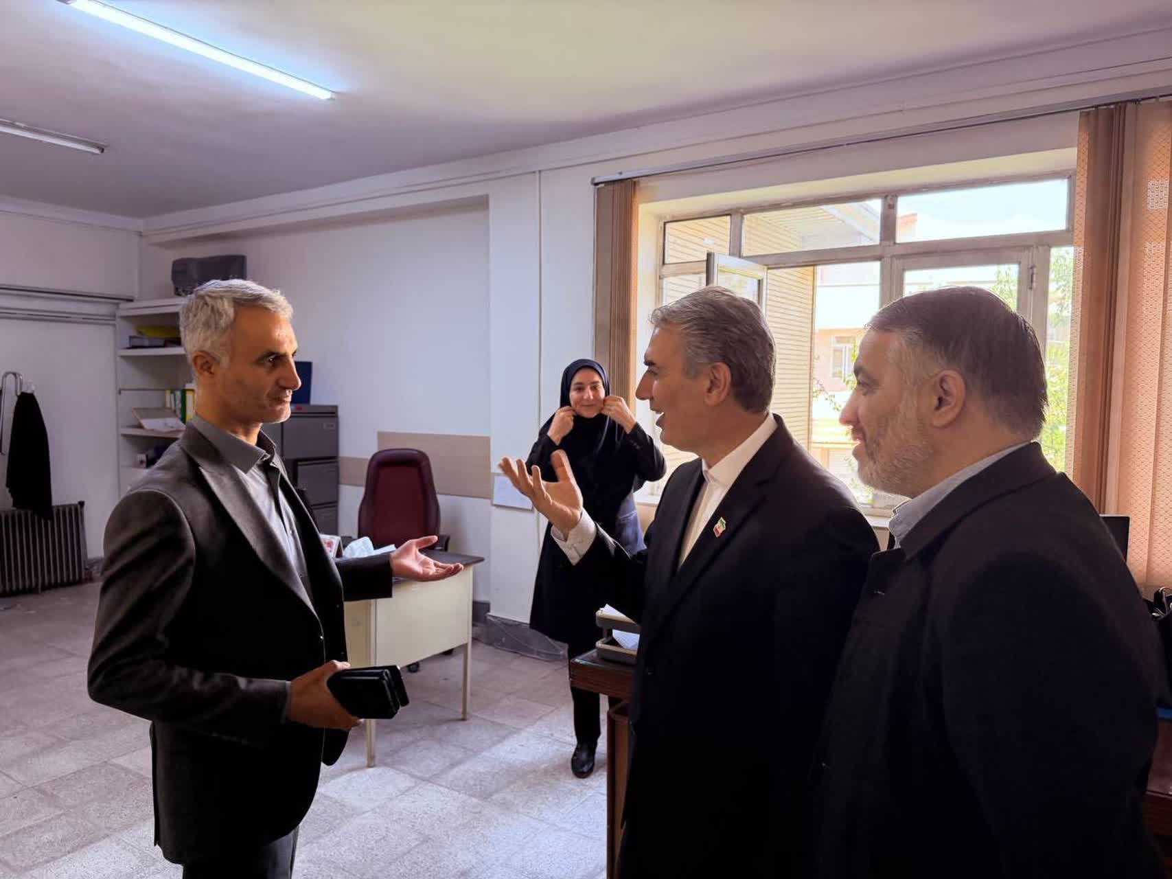 فرماندار شهرستان سلماس به‌همراه فرمانده سپاه پاسداران انقلاب اسلامی این شهرستان به‌صورت سرزده از اداره جهاد کشاورزی بازدید کردند.