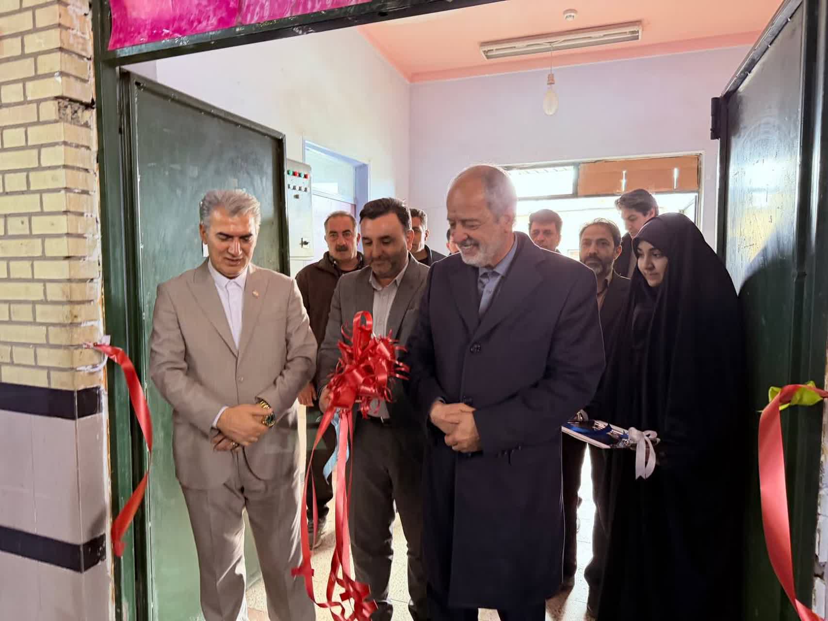 🔹افتتاح کف‌پوش و تجهیز سالن  ورزشی مدرسه سمیه در دهه فجر