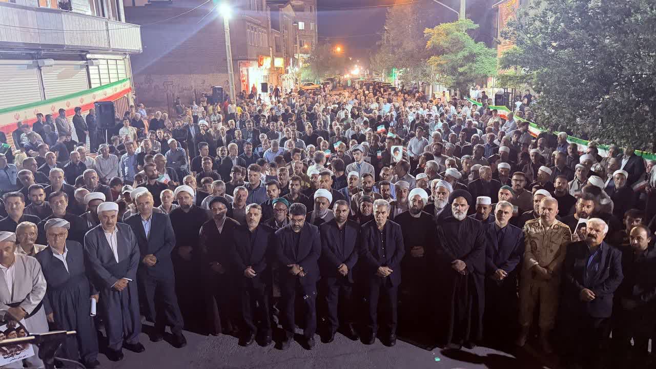 نمایش باشکوه وحدت شیعه و سنی در سلماس و حضور فرماندار در آیین بزرگداشت «قائد شهید امت» به میزبانی برادران اهل تسنن