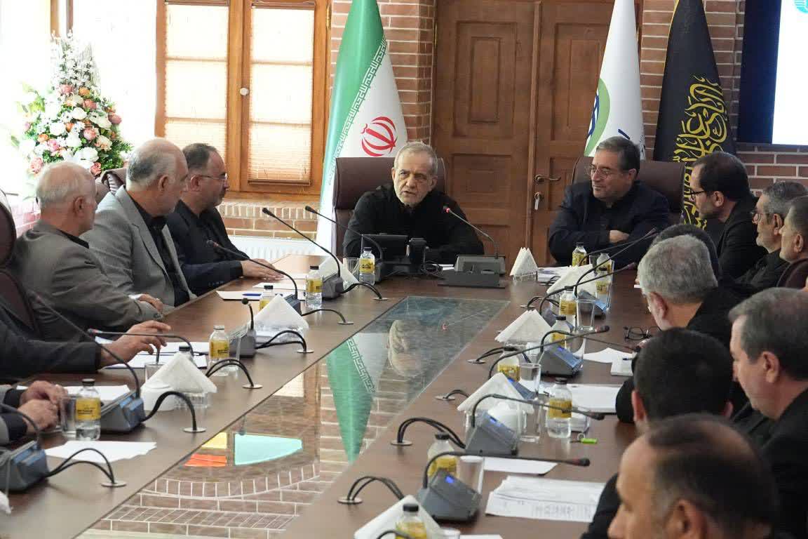 با حضور رئیس‌جمهور انجام شد؛ برگزاری جلسه بررسی روند پیشرفت احیای دریاچه ارومیه
