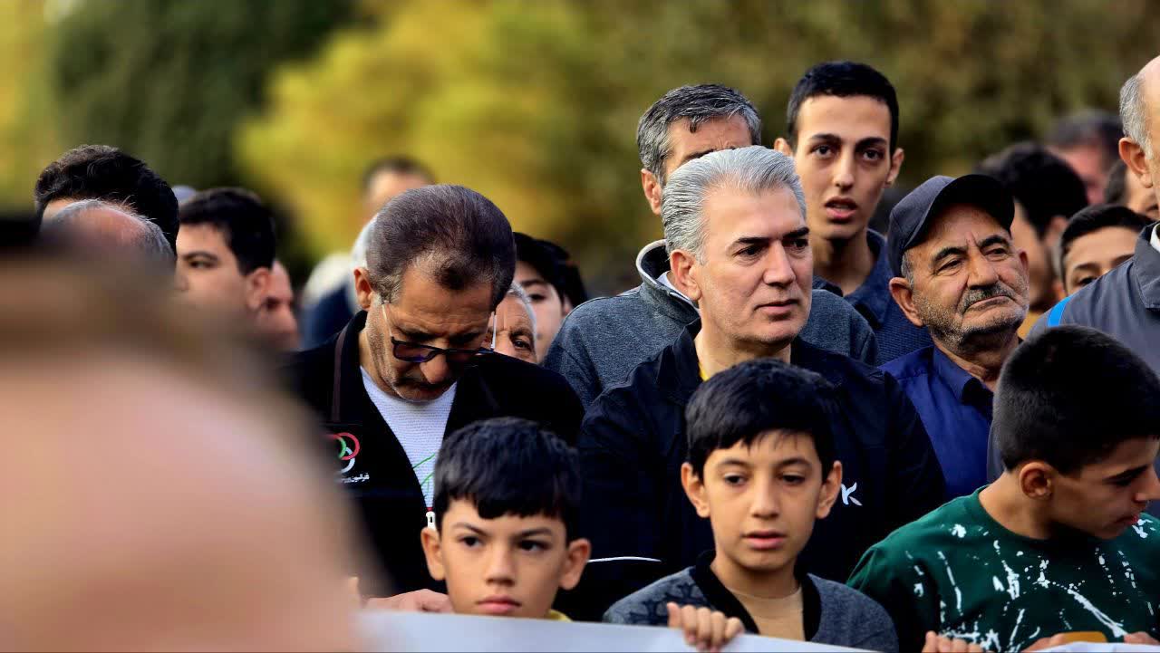 📷همایش بزرگ پیاده‌روی خانوادگی در سلماس برگزار شد