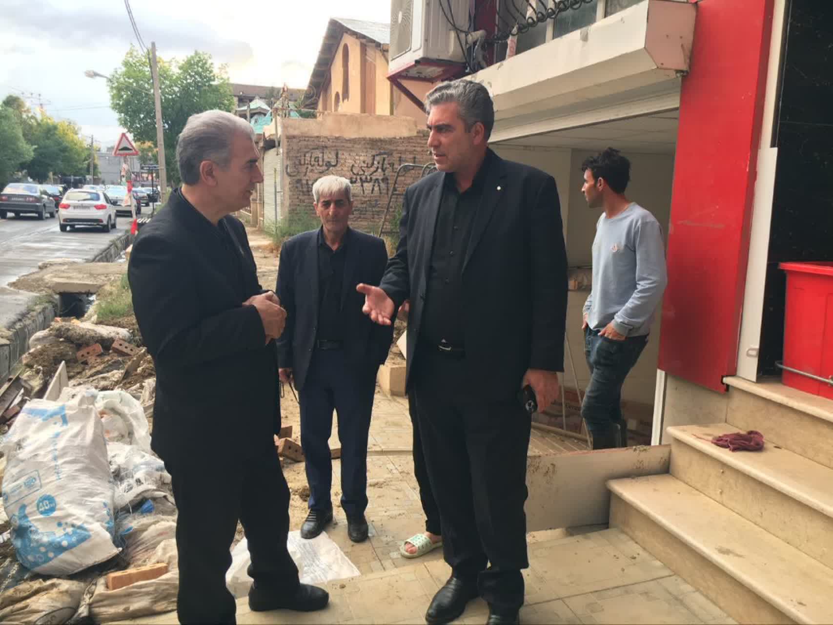 بازدید میدانی مسئولین شهرستان سلماس از مناطق آسیب دیده از سیل