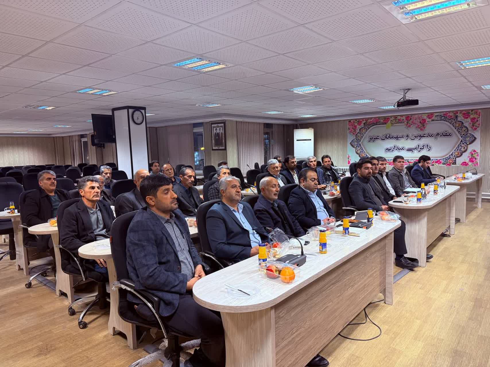 ⭕️ تأکید فرماندار سلماس بر برند‌سازی و حمایت از زنبورداران در جلسه شورای هماهنگی بخش کشاورزی