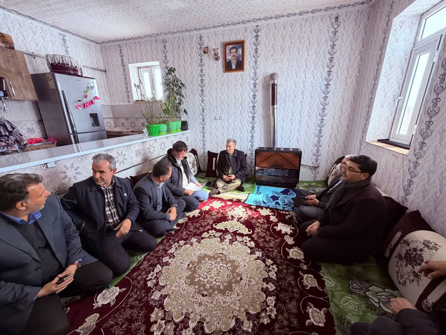 🇮🇷چهل و هفتمین فجر پیروزی🇮🇷  توزیع لوازم ضروری زندگی در مناطق مرزی شهرستان سلماس با حضور فرماندار همزمان با دهه مبارک فجر