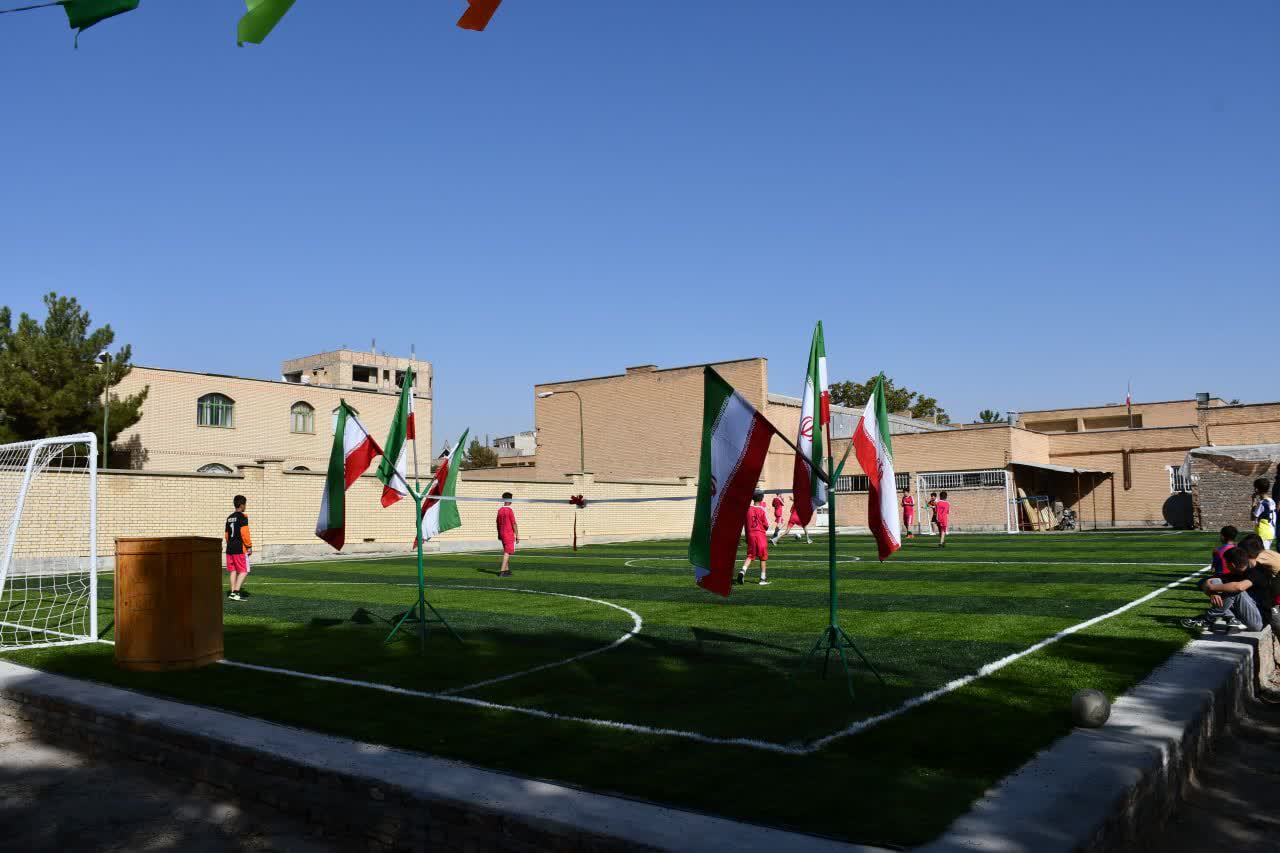 افتتاح زمین چمن مصنوعی دبیرستان شبانه‌روزی شهید رجایی سلماس با اعتبار 800 میلیون تومان