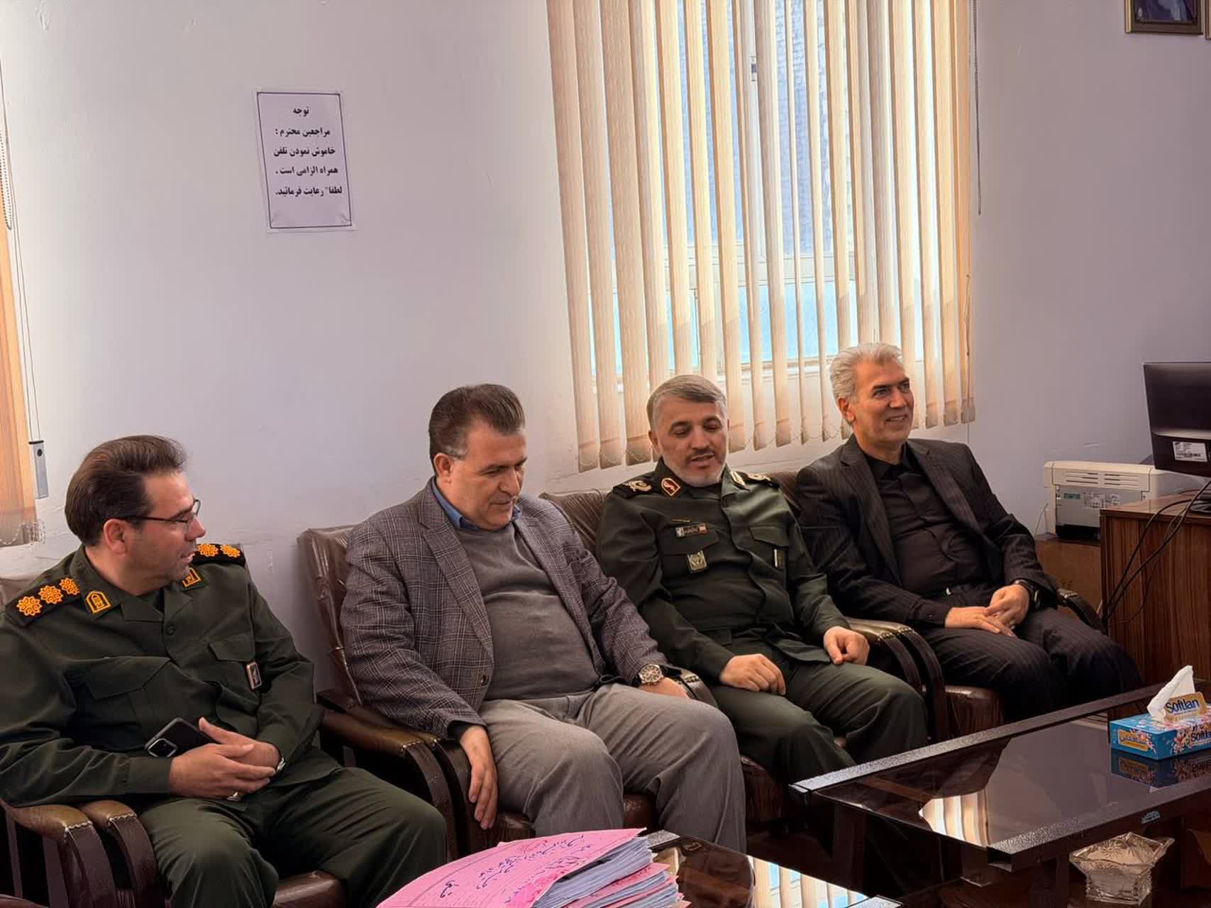 فرماندار شهرستان سلماس به همراه فرمانده سپاه این شهرستان با مدیرکل تعزیرات حکومتی استان دیدار و گفت‌وگو کردند.