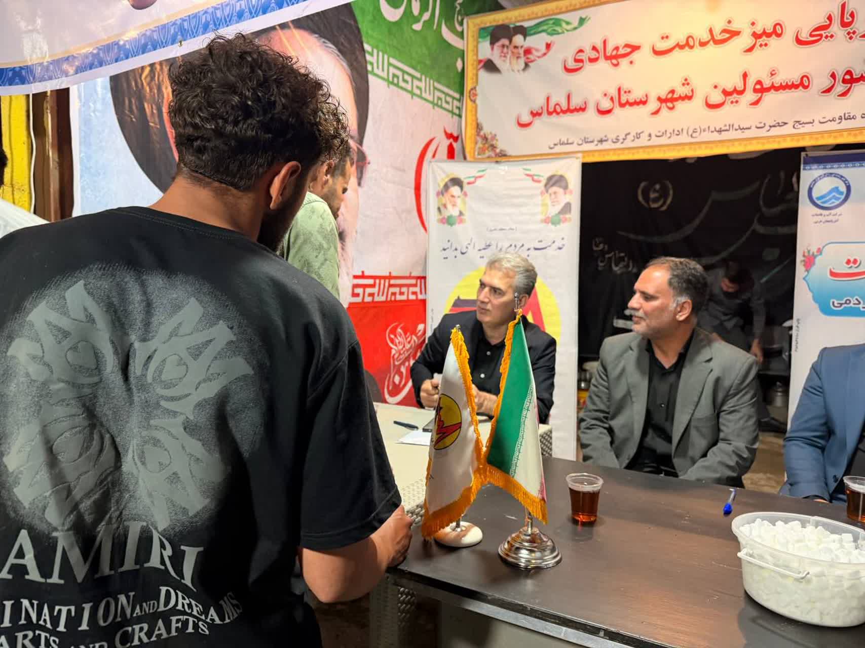 📸گزارش تصویری  💢 یکصدو بیست و نهمین شب مقاومت و ایستادگی مردم ایران  🔹برپایی هفتاد و چهارمین روز میز ارتباطات مردمی فرمانداری شهرستان سلماس  (برای اولین بار در کشور)    🔸با حضور فرماندار شهرستان س